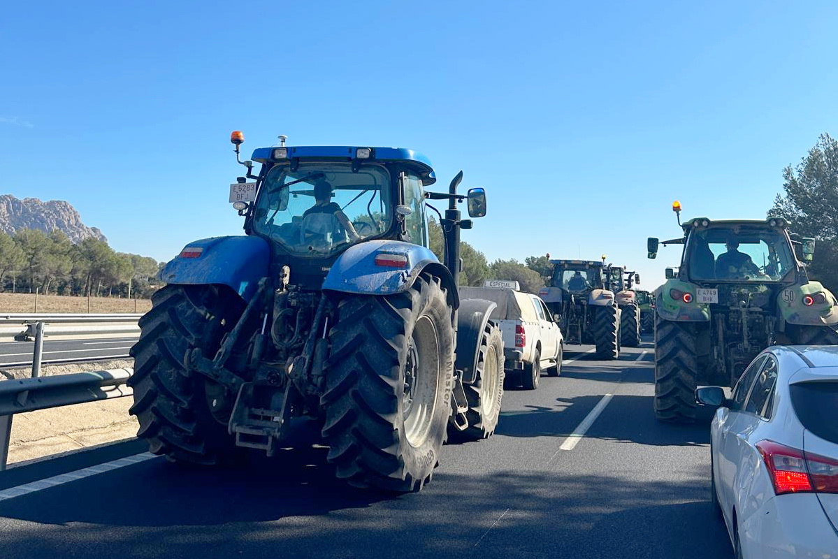 Asaja, COAG y UPA y cooperativas agroalimentarias granadinas se concentrarn de nuevo maana viernes sin respuestas concretas a las reivindicaciones del sector 